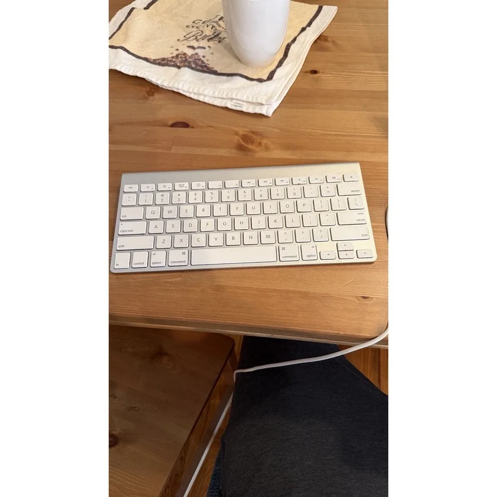 Apple A1314 Wireless Keyboard - MC184LL/B‎